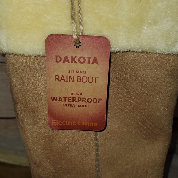 🎄Tall fluffy winter boots - Picture 5 of 5